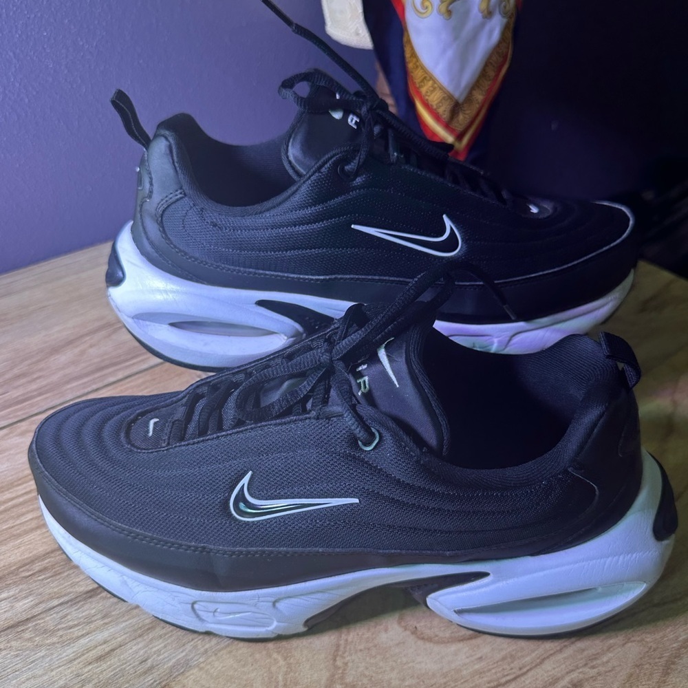 Nike Black Athletic Shoes - Picture 2 of 12
